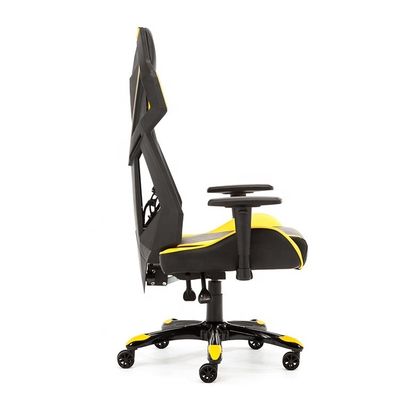 オフィス家具 足元と腕元のある快適なゲームチェア